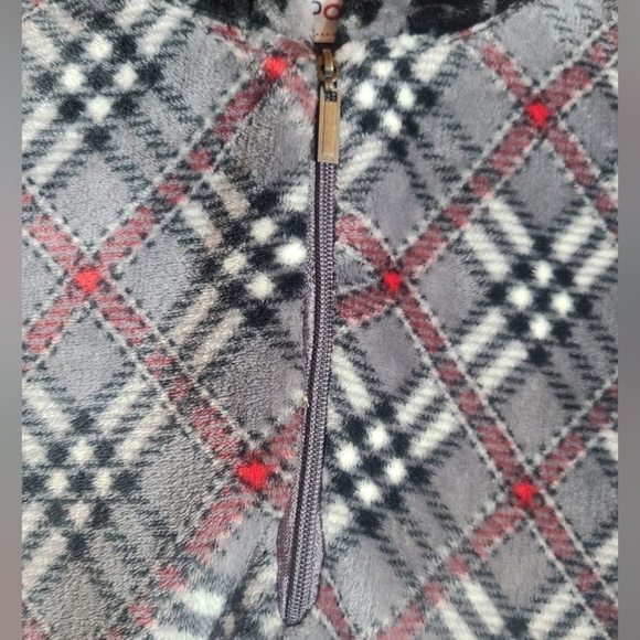 Cozy and warm pajama with boots . - Picture 4 of 10